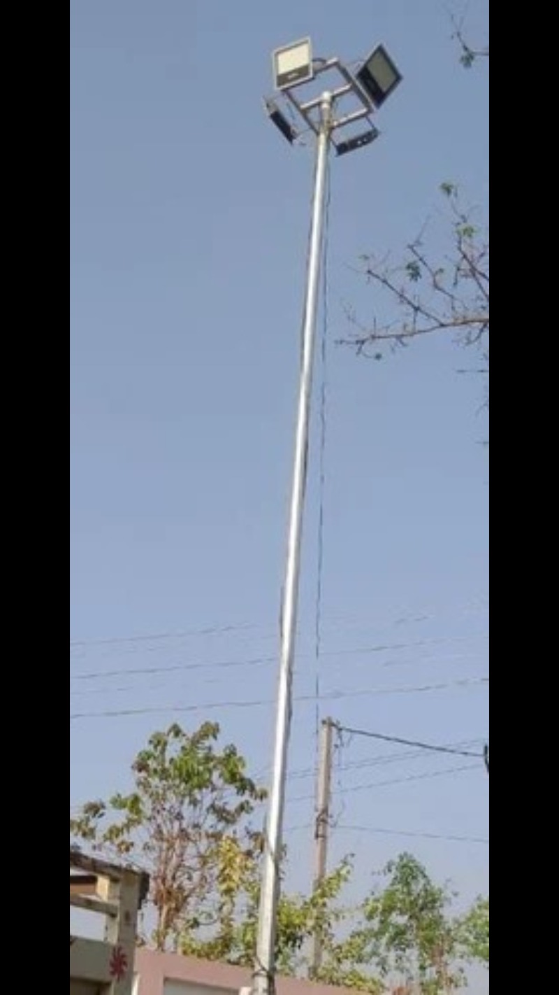 7-Meter GI Tubular Pole with Square Four-Way Arm Bracket