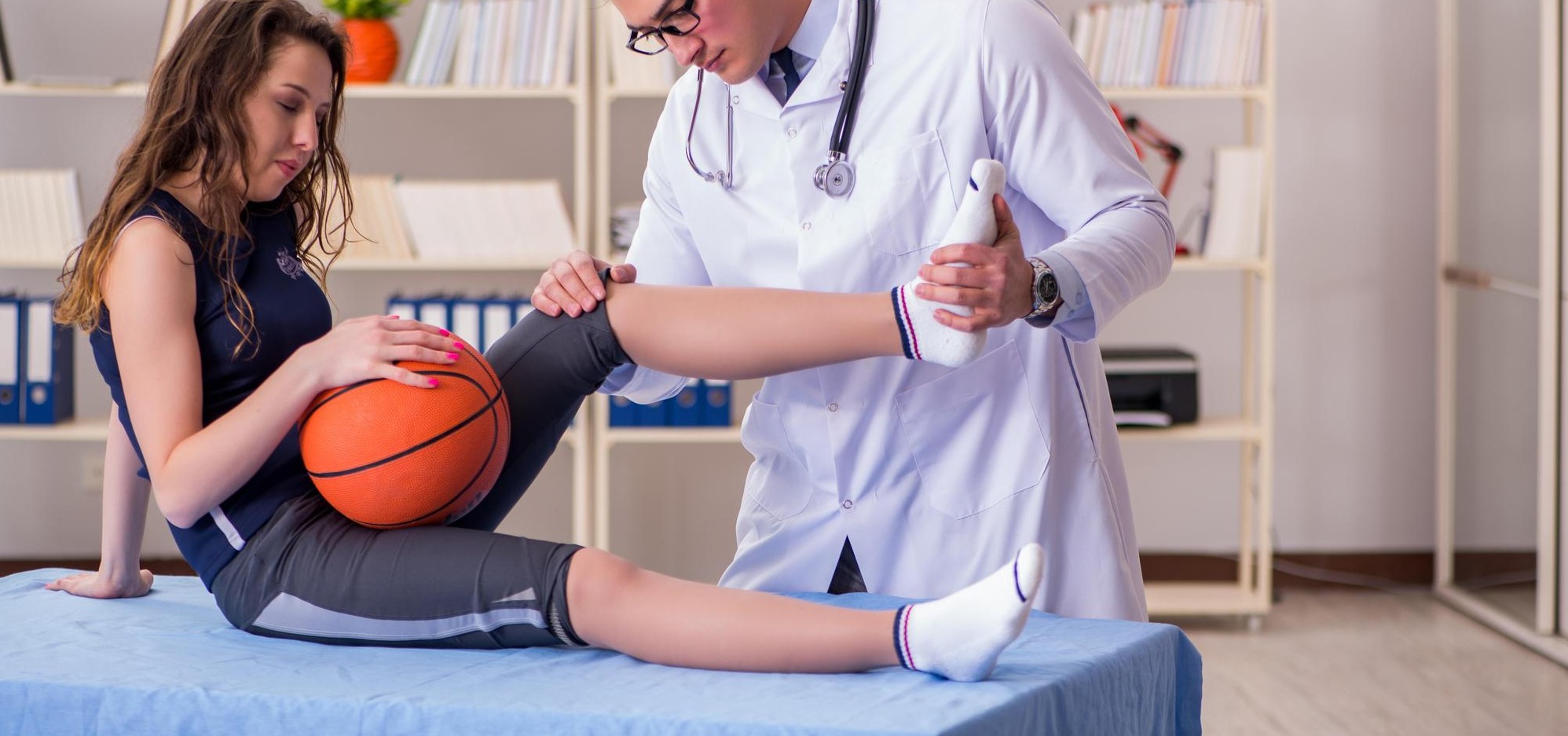 What to Look for When Choosing a Sports Injury Doctor for Safe Recovery