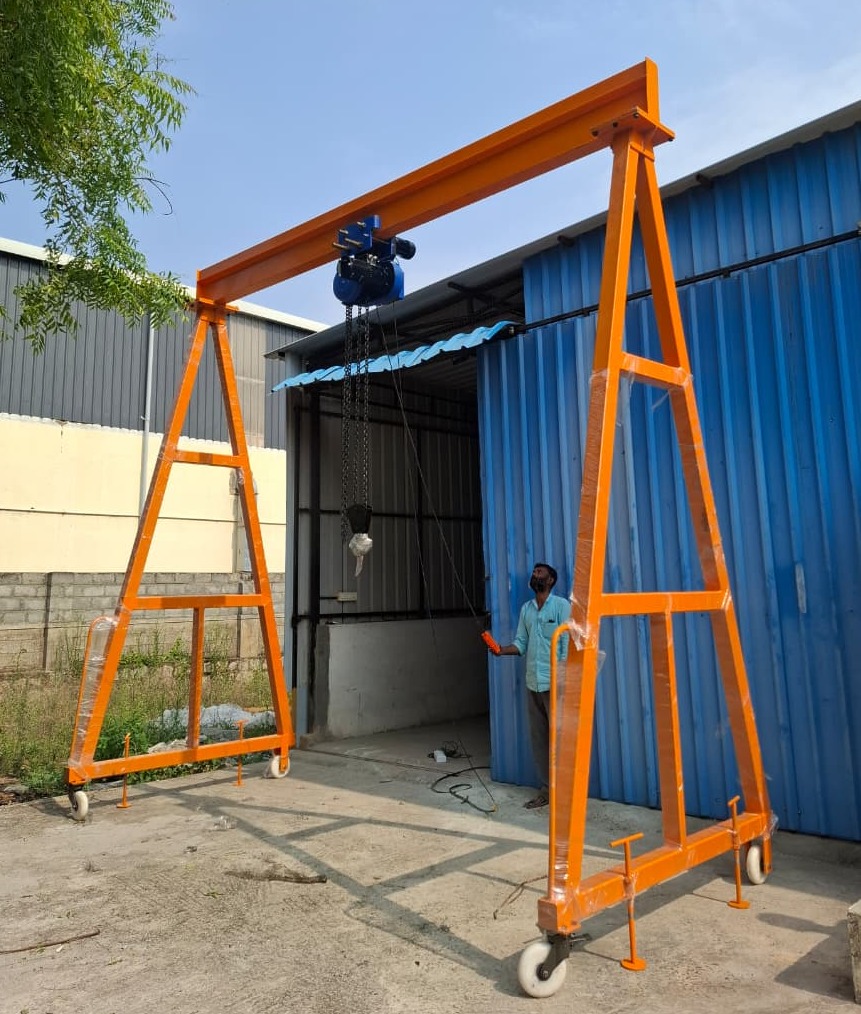 Portable Gantry Crane for Mold & Plate Loading on Machines | Helix Engineers