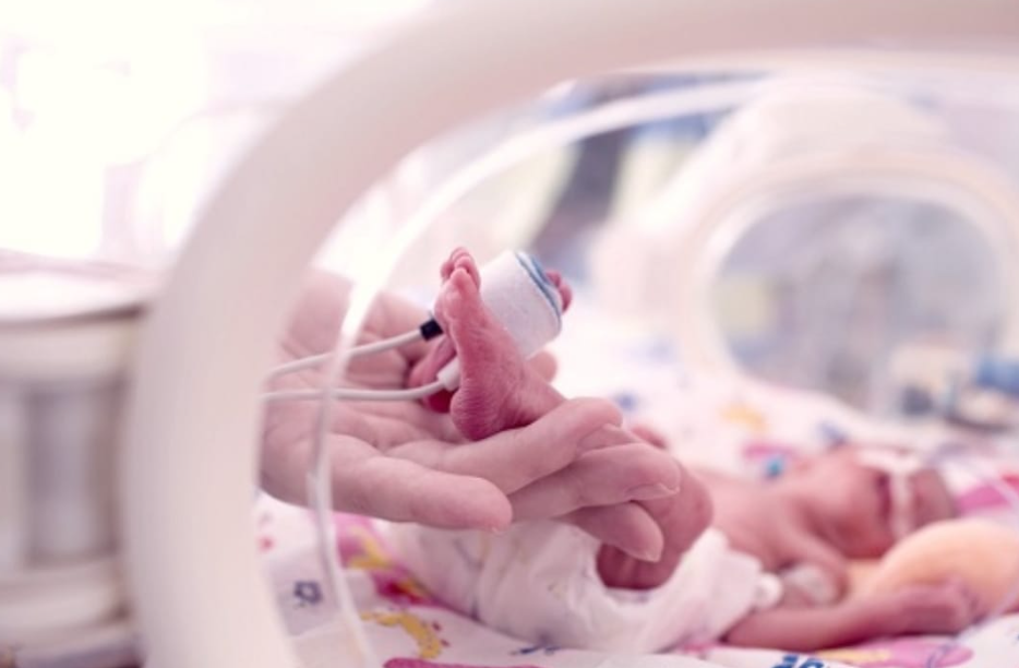 Newborn Warning Signs That May Need Evaluation by a Neonatologist