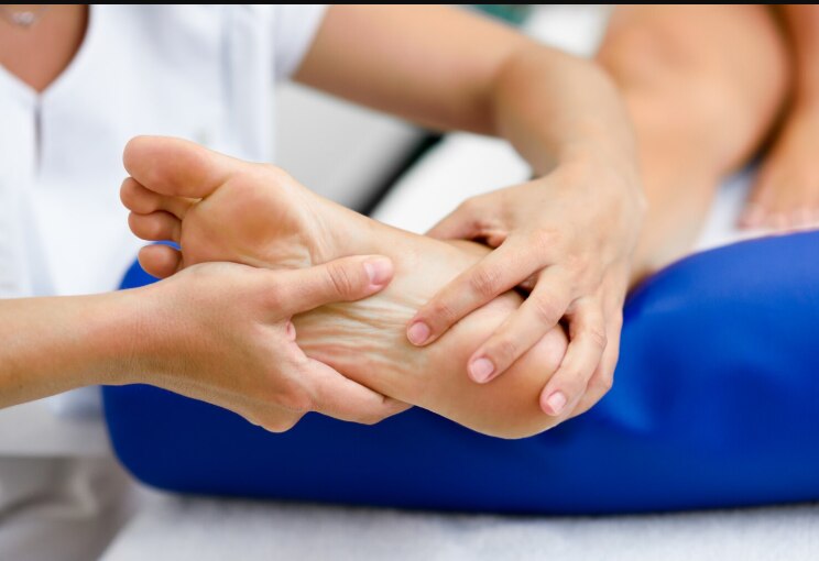 When Do Diabetic Foot Problems Need Toe Amputation in Mumbai