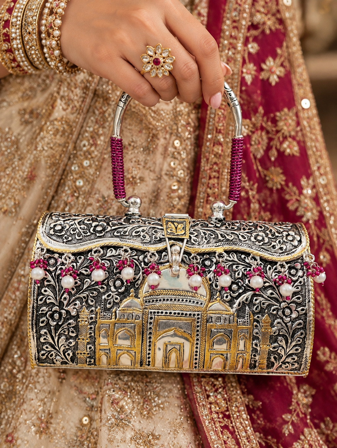 Royal 92.5 Silver Purse – A Touch of Timeless Elegance