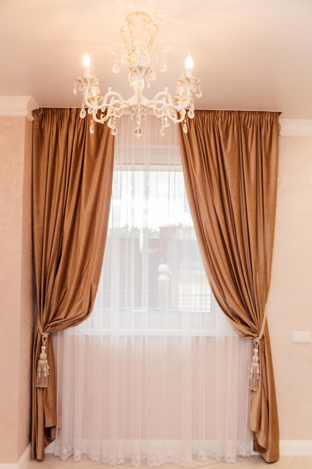 Silk Curtains: How to Choose Silk Curtains for Elegant Home Interiors