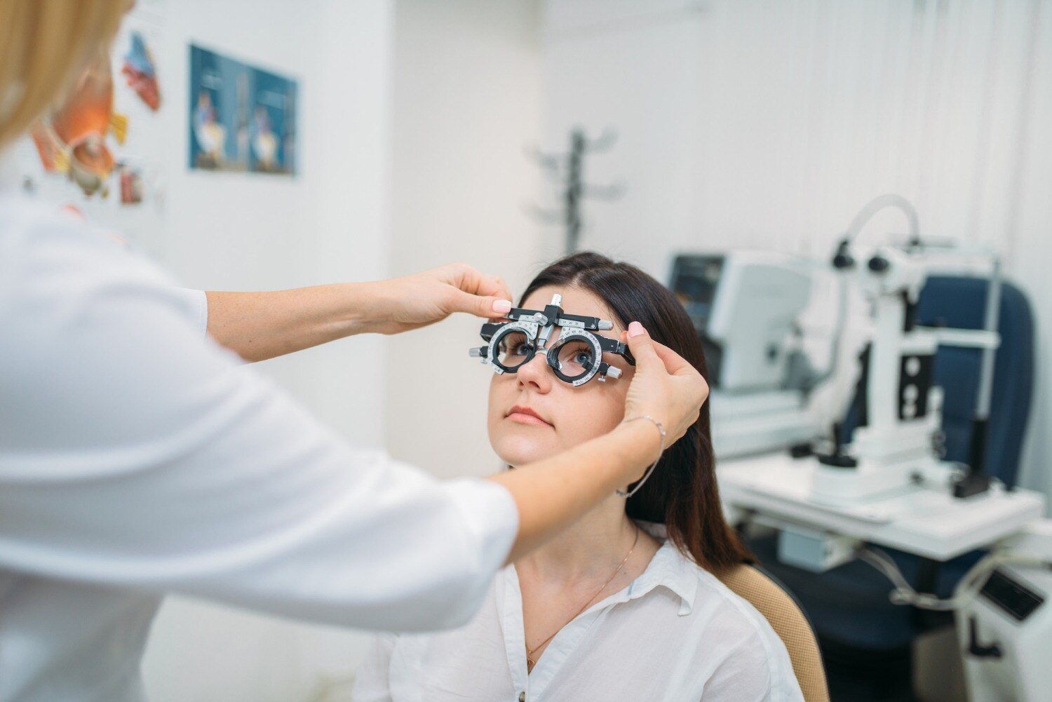 When Should You Visit an Eye Care Centre for a Comprehensive Eye Examination?