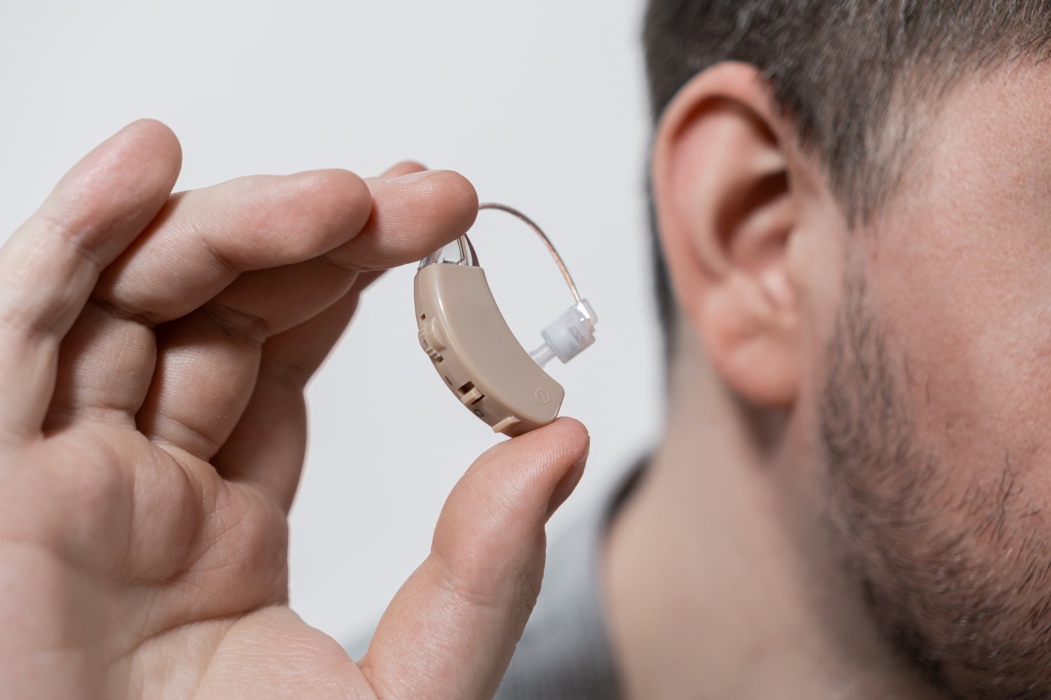 How Widex Hearing Aid and ReSound Hearing Aid Features Help Users Manage Everyday Listening Challenges