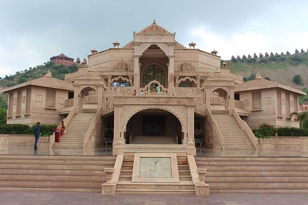 places to visit rajasthan
Ajmer
Ajmer Tourism
Surrounded by Aravali ranges, the city of Ajmer is ...