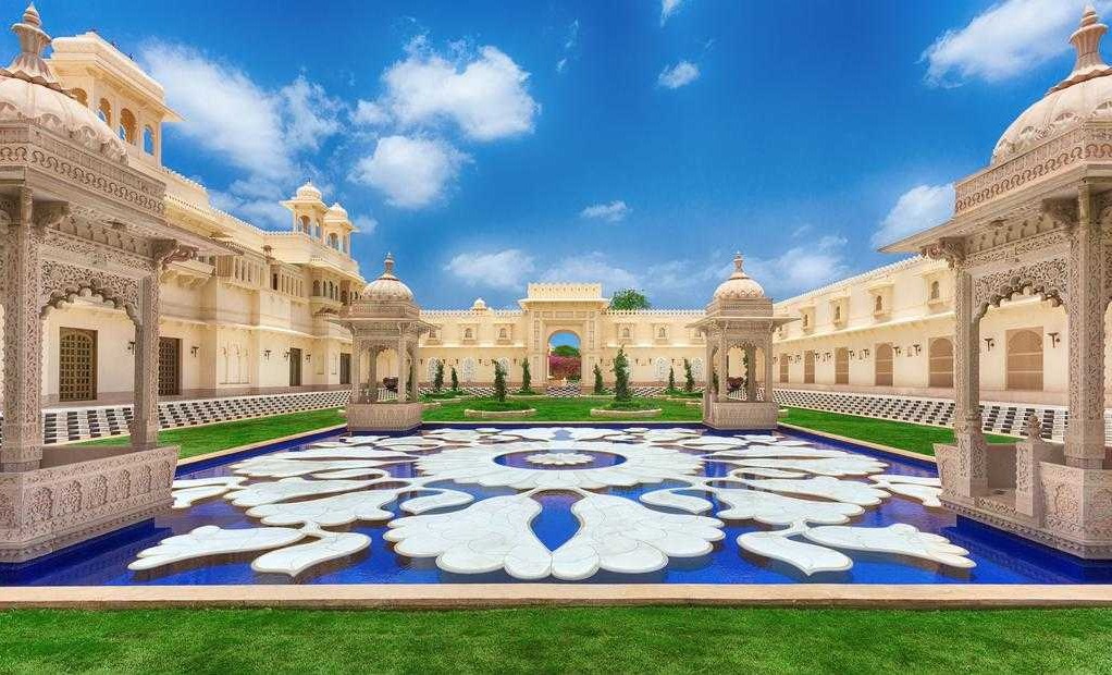 places to visit rajasthan
Chittorgarh
Chittorgarh Tourism
Located in South-Eastern Rajasthan, Chi...