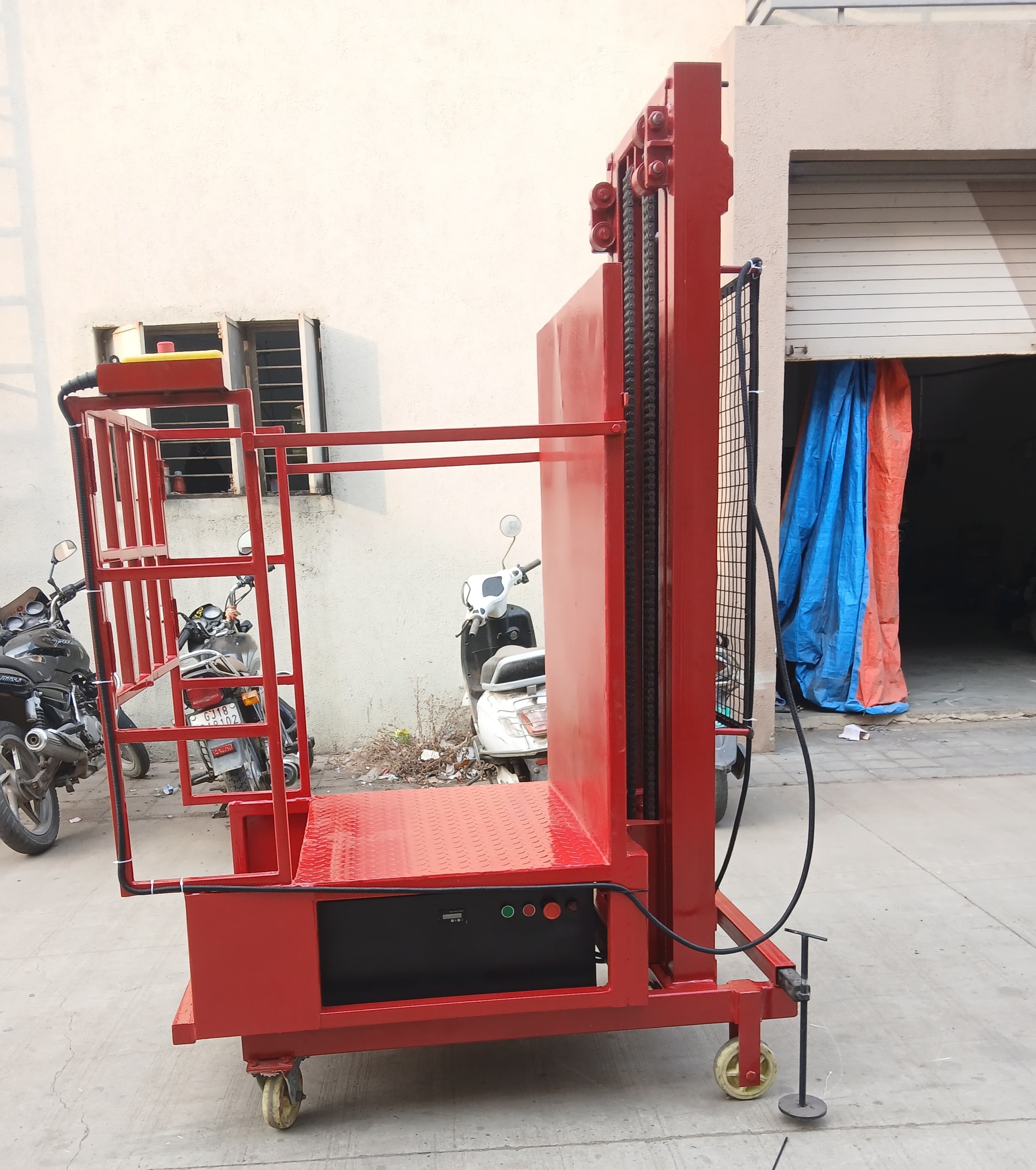 Cage Stacker Manufacturer - Helix Engineers