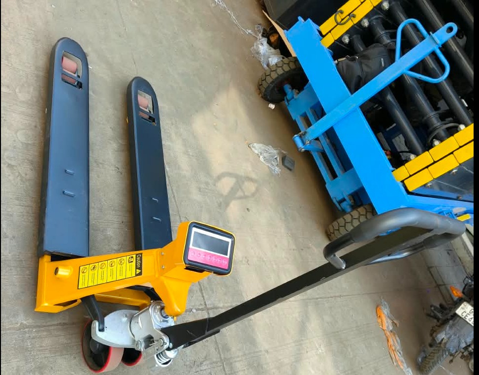 Weighing Scale Hand Pallet Truck Manufacturer in India | Helix Engineers