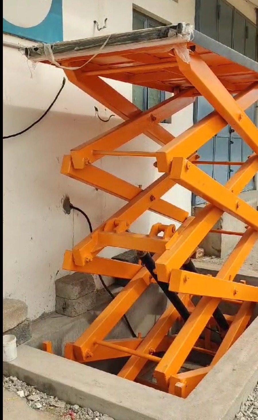 Hydraulic Scissor Lift Manufacturer in India | Helix Engineers
