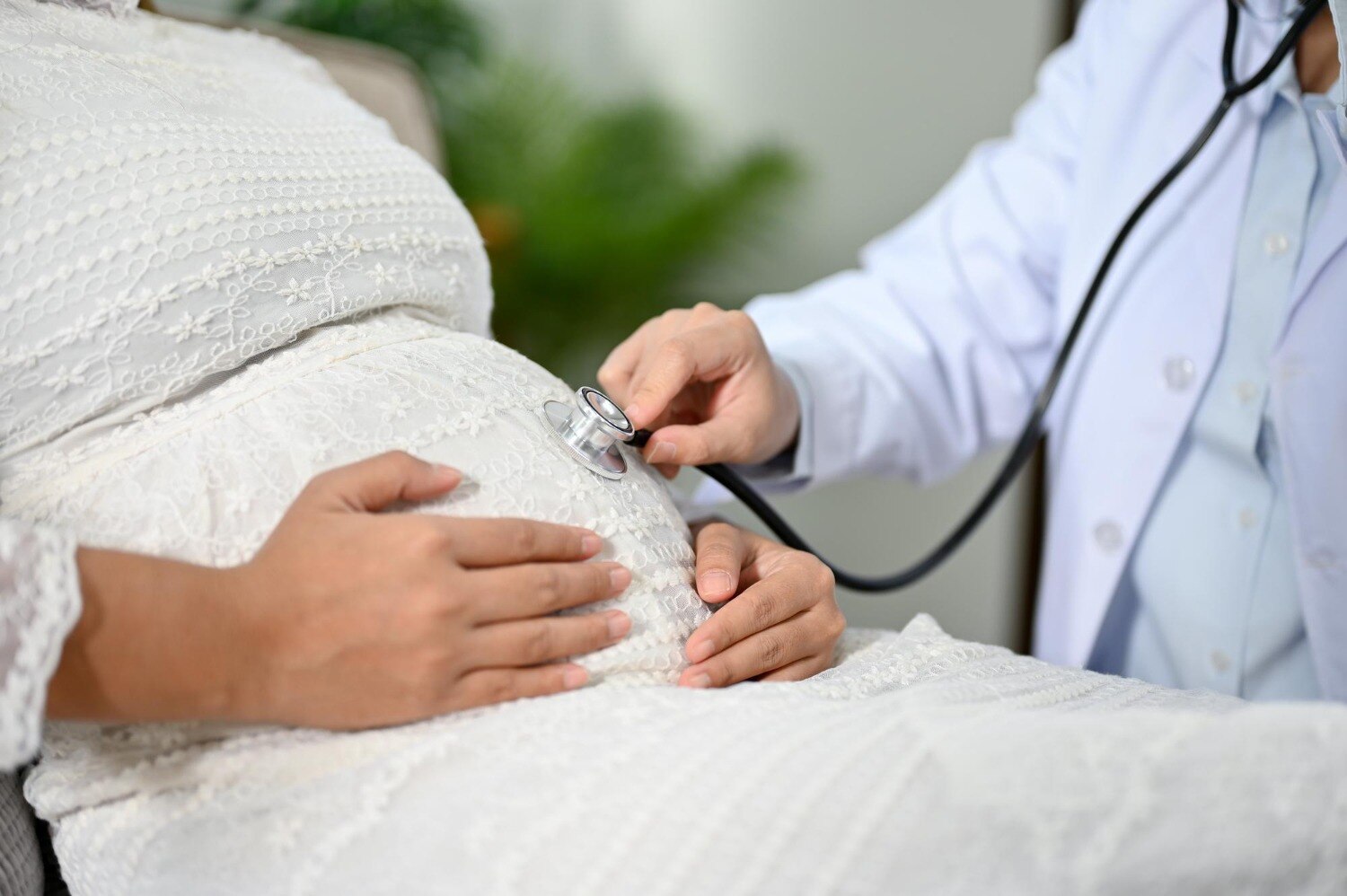 What to Discuss with the Best Obstetrician Before Planning Your Delivery