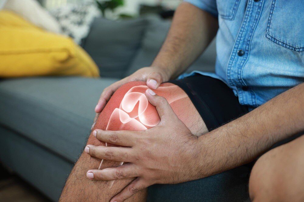 Signs Advanced Knee Arthritis May Require Evaluation by a Knee Replacement Surgeon