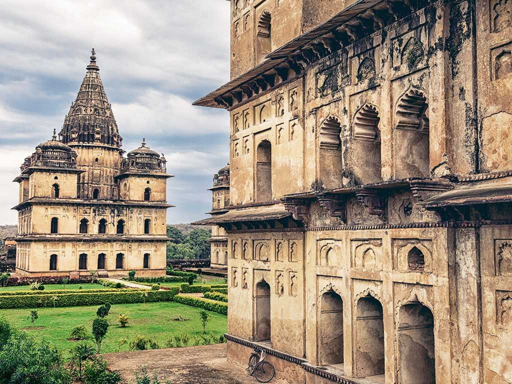 Tourist places in Uttar Pradesh
Jhansi
Jhansi Tourism
The city of Jhansi in Uttar Pradesh is a de...