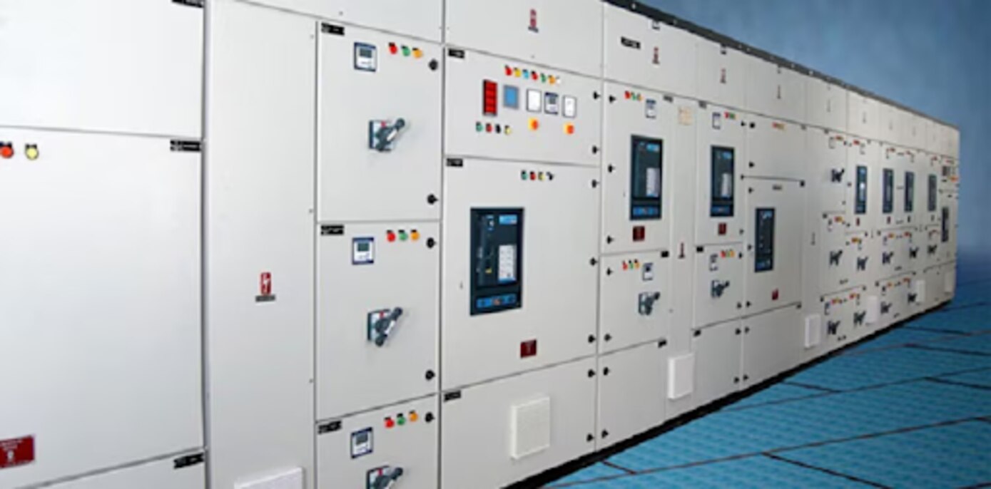What to Consider When Selecting an Industrial Control Panel for Your Facility