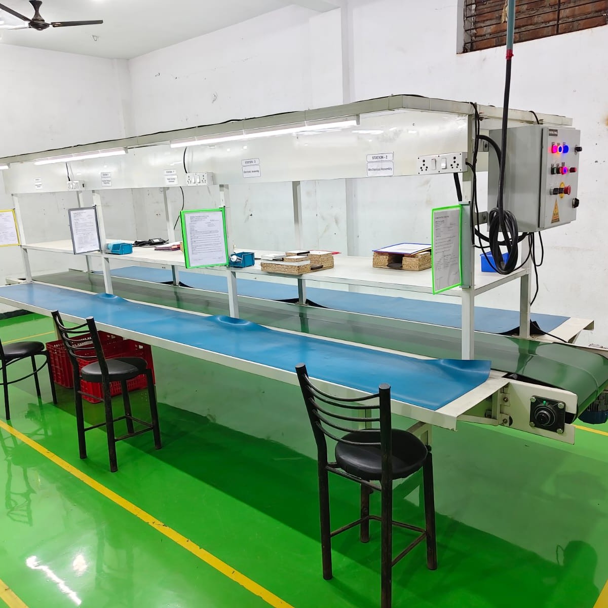 Assembly Belt Conveyor Manufacturer in Indore – Ar Engineering
