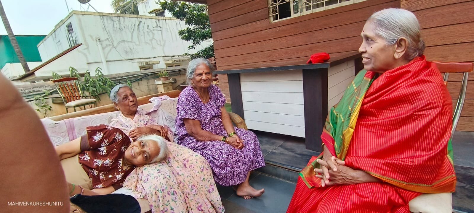 How Senior Living Communities Support Comfort, Safety and Social Engagement