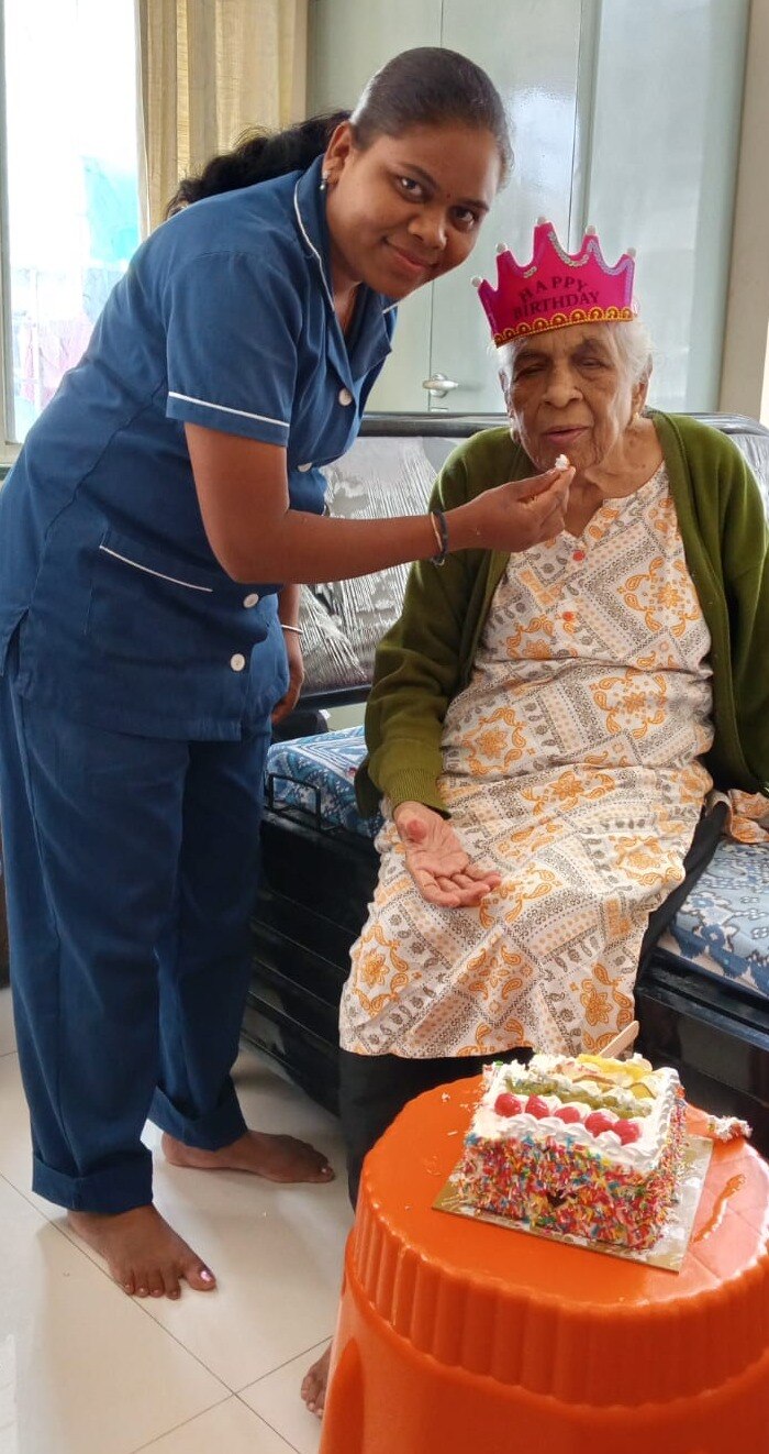 When Elderly Residents May Need Professional Nursing Care and Health Monitoring