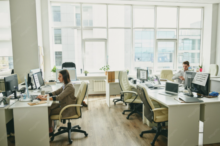Choosing a Modular Workstation System for a New Office in Pune