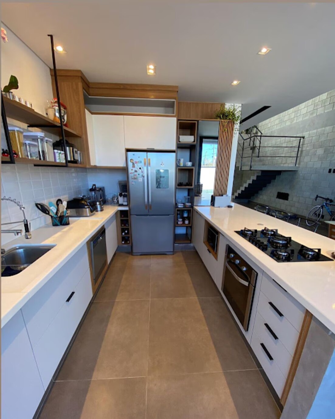 Is an Acrylic Modular Kitchen a Good Choice for Modern Home Interiors?
