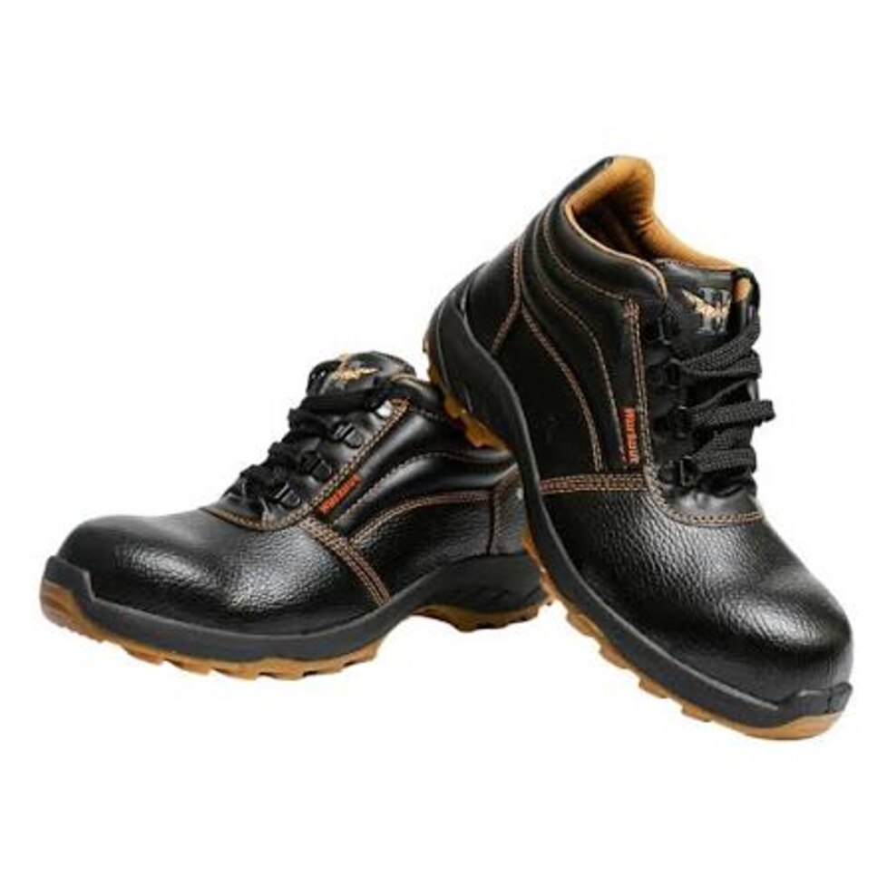 Workplace Foot Protection and What to Check When Selecting Hillson Safety Shoes