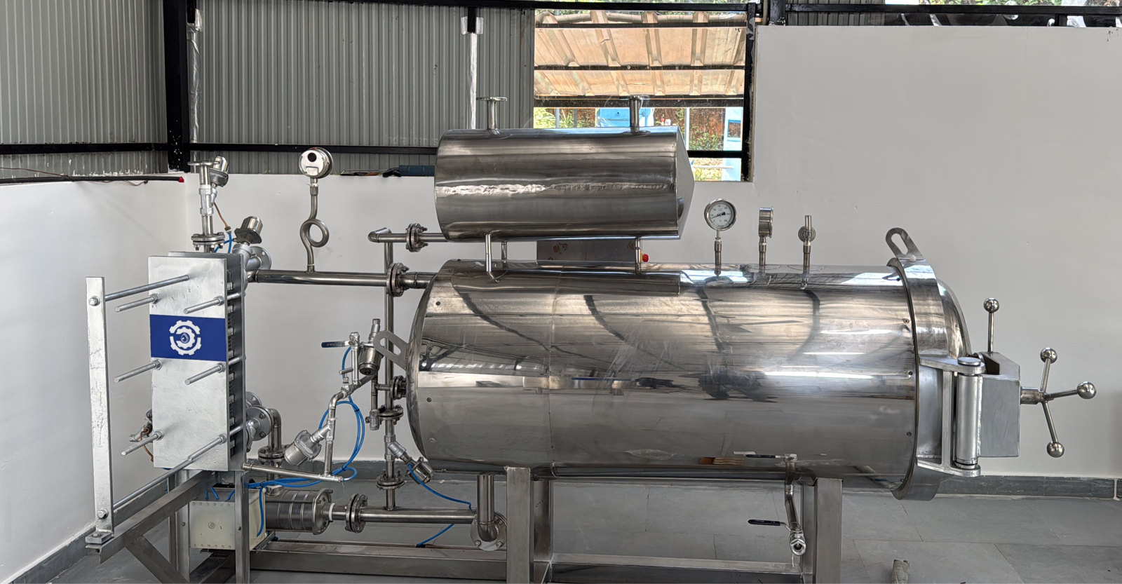 Canning retort machine