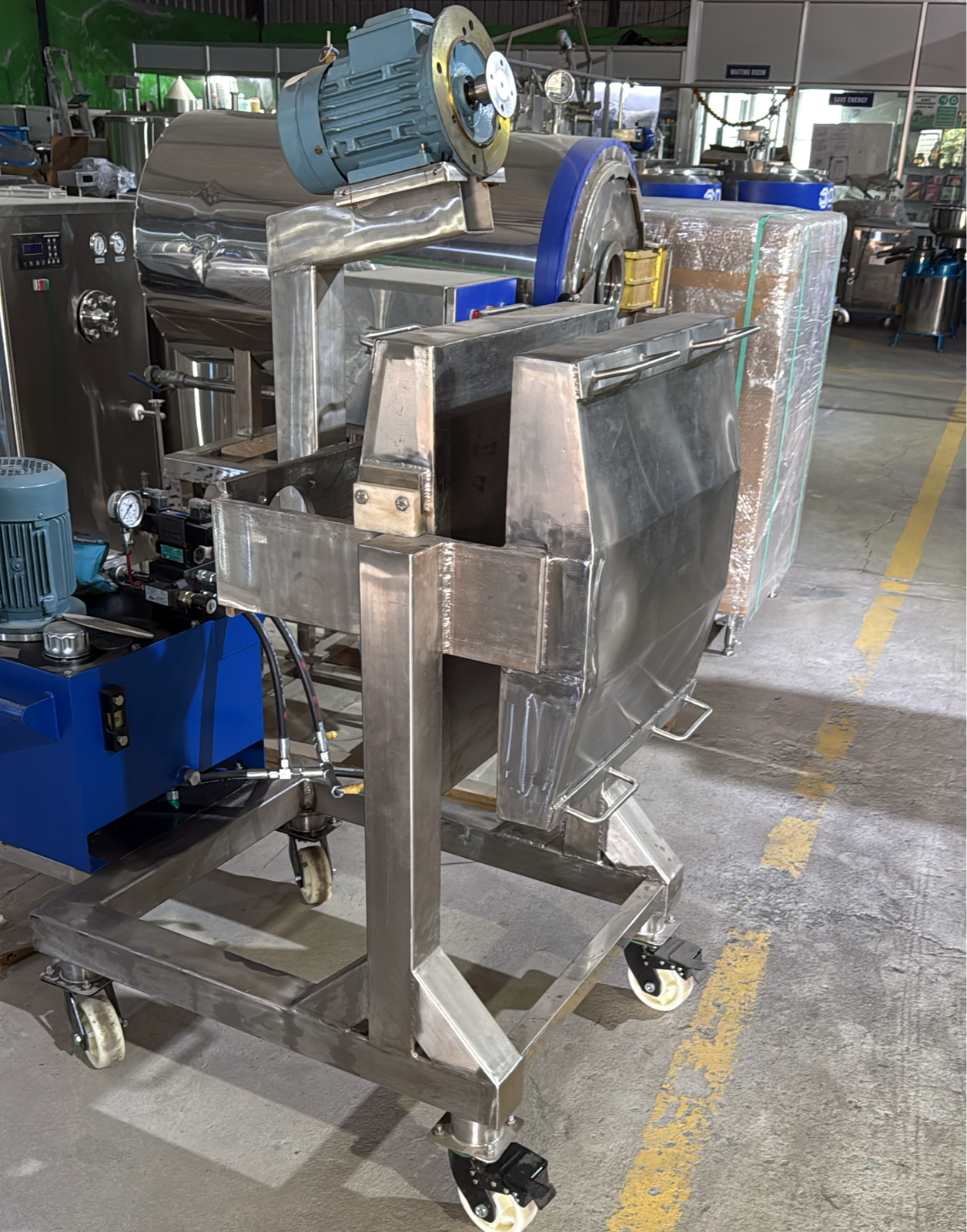 Cold press juicer machine
