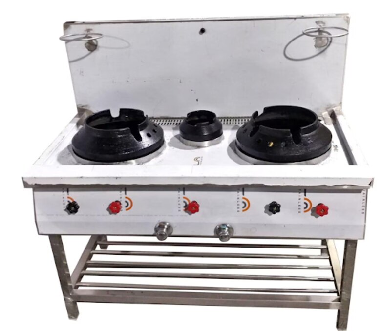 What to Consider When Selecting Commercial Kitchen Equipment for a Restaurant or Hotel