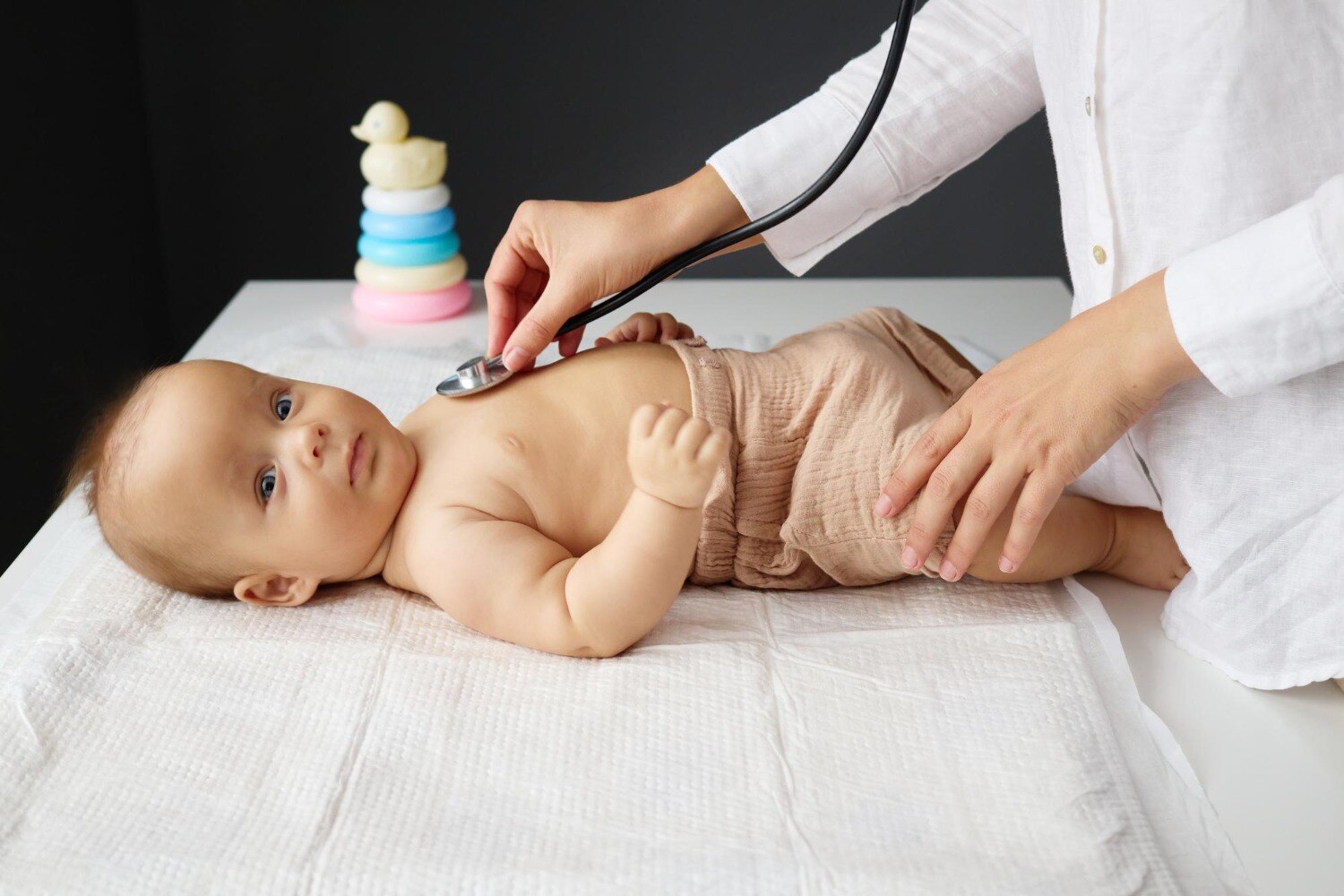 Feeding, Weight Gain and Developmental Milestones to Monitor During Newborn and Infant Care