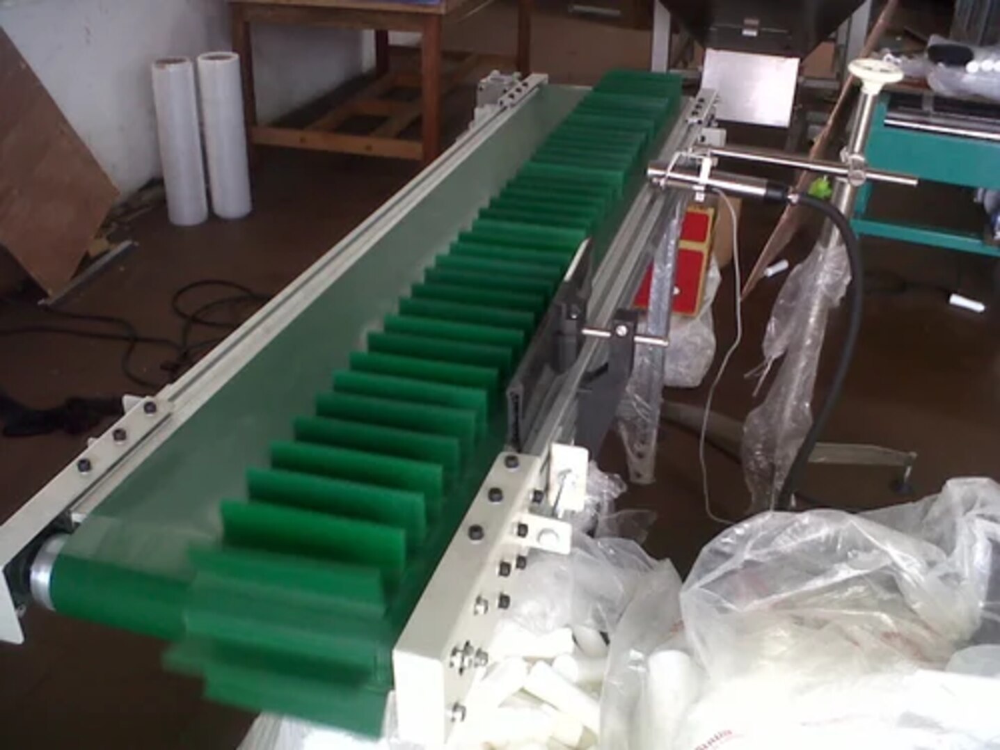 How Belt Conveyors Support Continuous Material Movement Across Production Lines