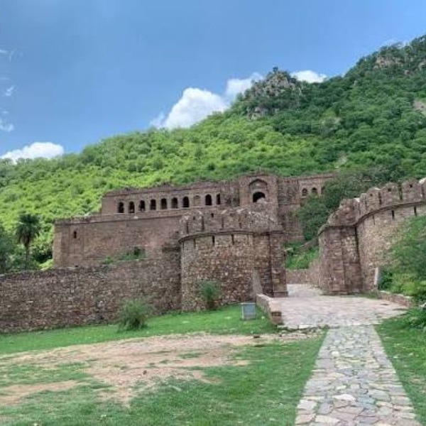 Places to Visit In Rajasthan
Jawai
Jawai Tourism
Jawai is a picturesque village in the Pali distr...