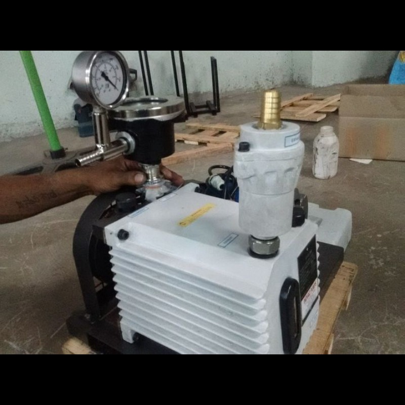 we are leading manufacturers, supplier and exporter of VACUUM PUMPS vacuum oil dc 704 vacuum chamber...
