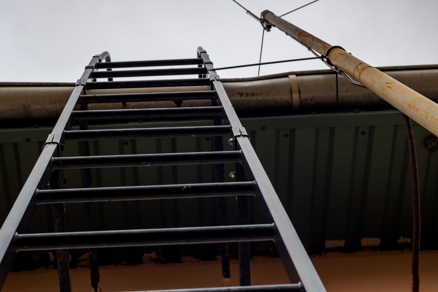 Who Should Buy a GI Ladder Cable Tray in Mumbai