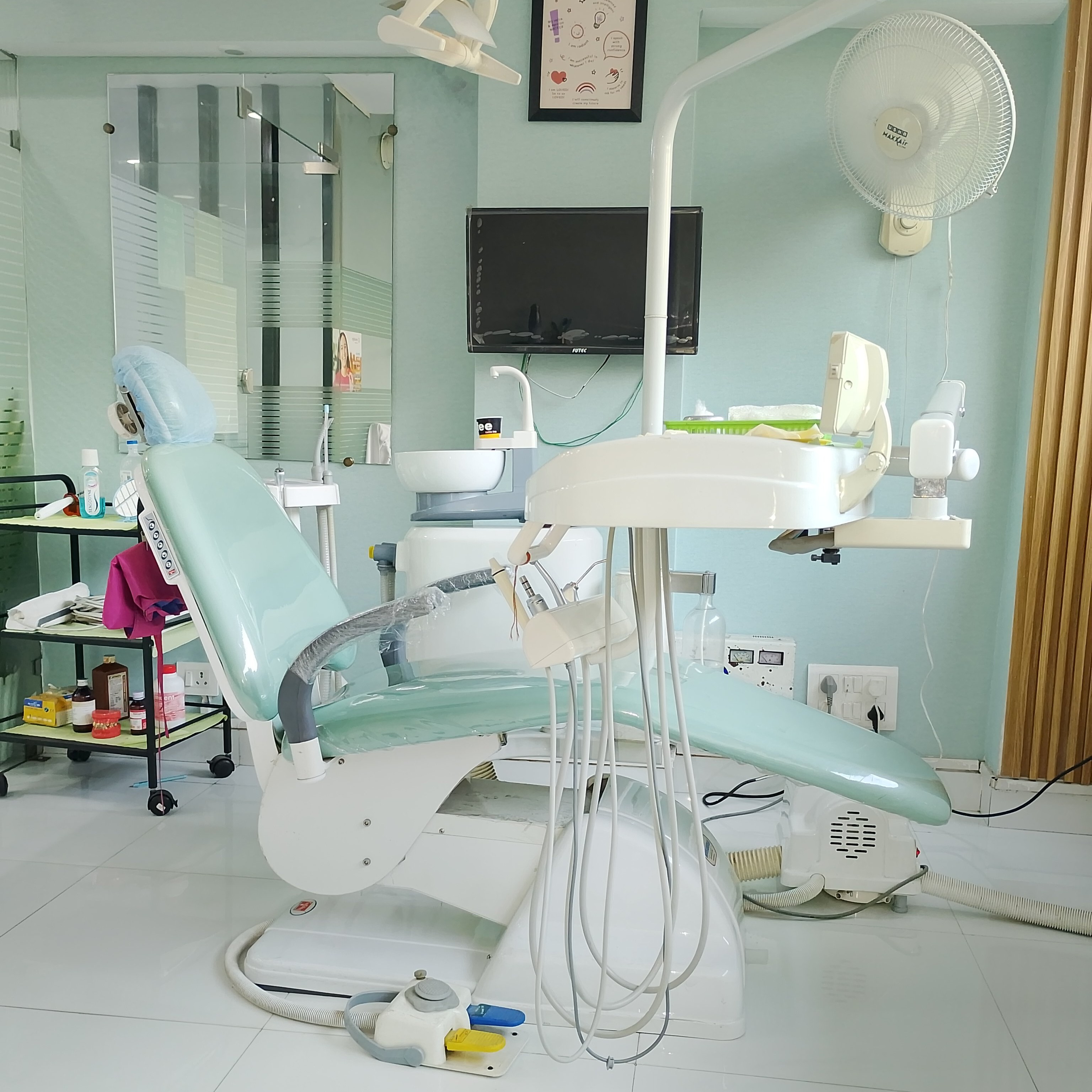 The Importance of Dental Scaling at Align & Smile Dental Care, Sector 18, Noida