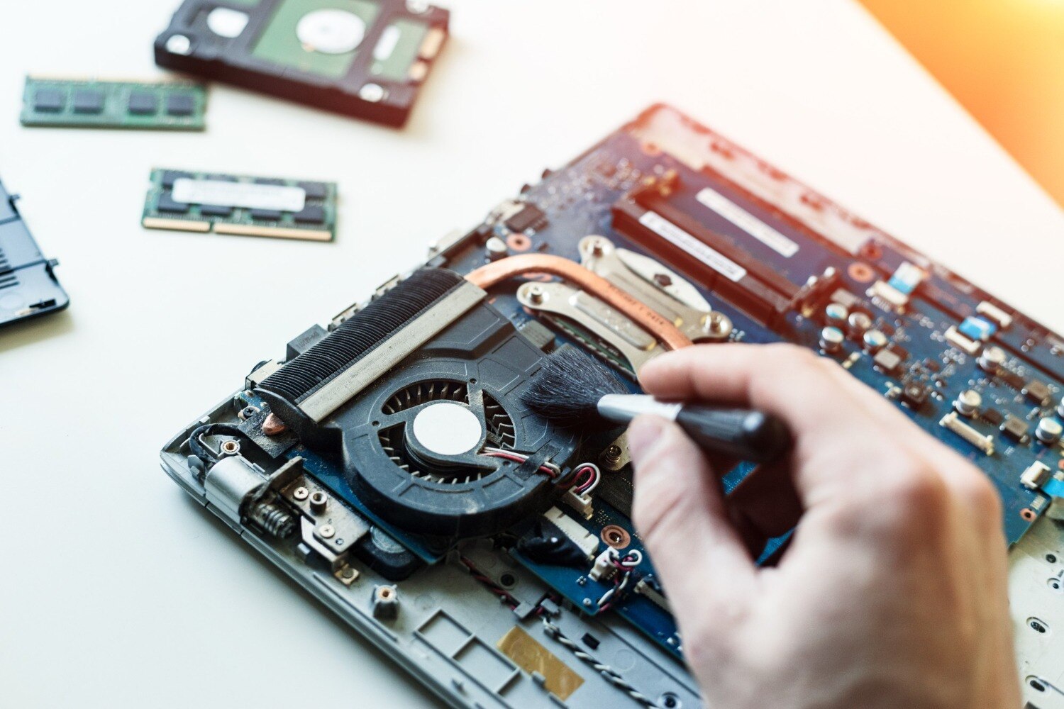 When Seasonal Laptop Problems Need Repair Services in Pune
