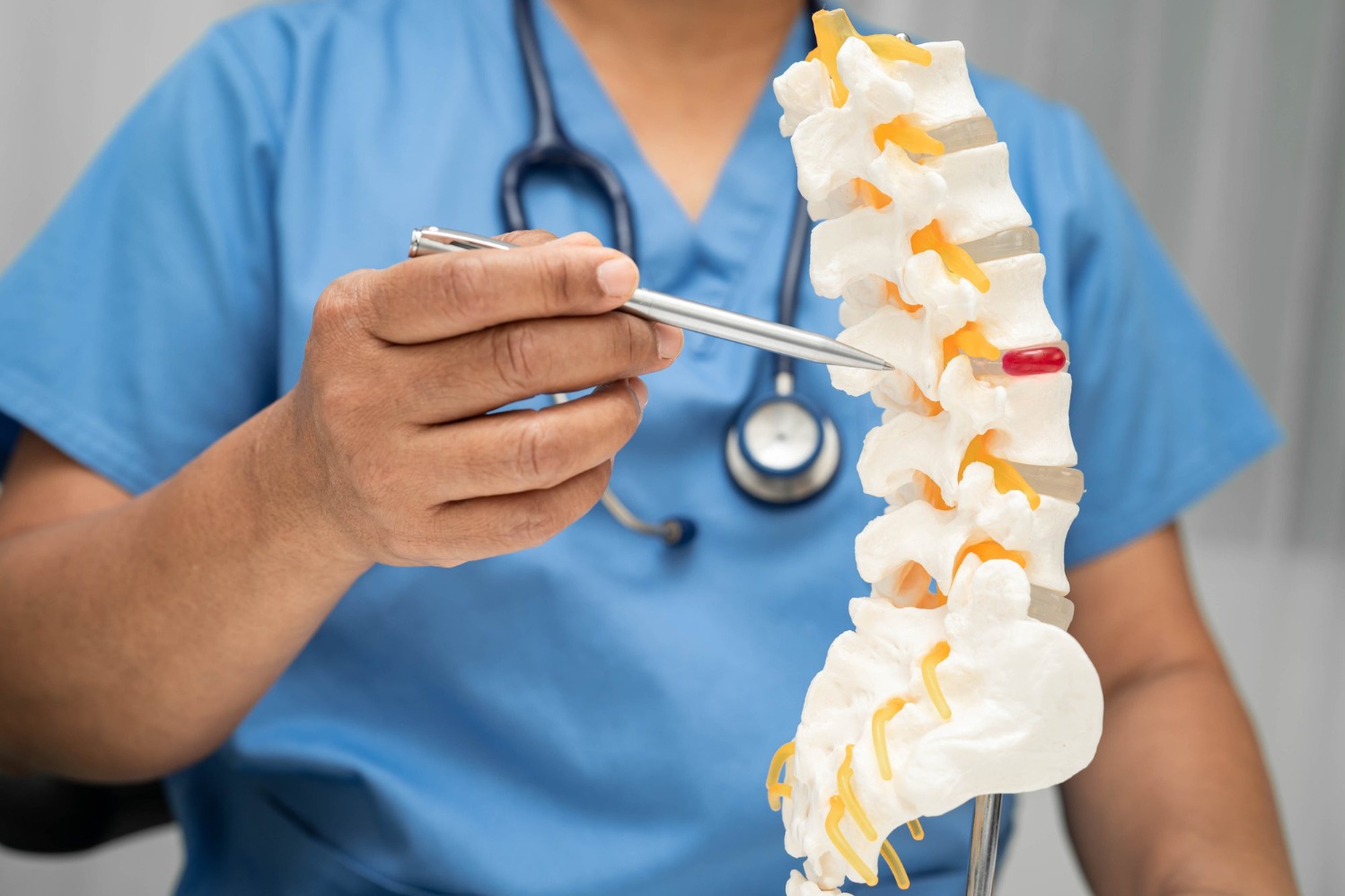 Choosing Spinal Decompression Surgery After Persistent Nerve Compression