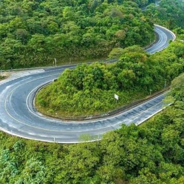 Places To Visit in Vietnam
Hai Van Pass
Hai Van Pass Tourism
Hai Van Pass, between Da Nang and Hu...
