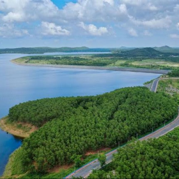 places to visit in West Bengal
Mukutmanipur
Mukutmanipur Tourism
A popular weekend getaway for K...