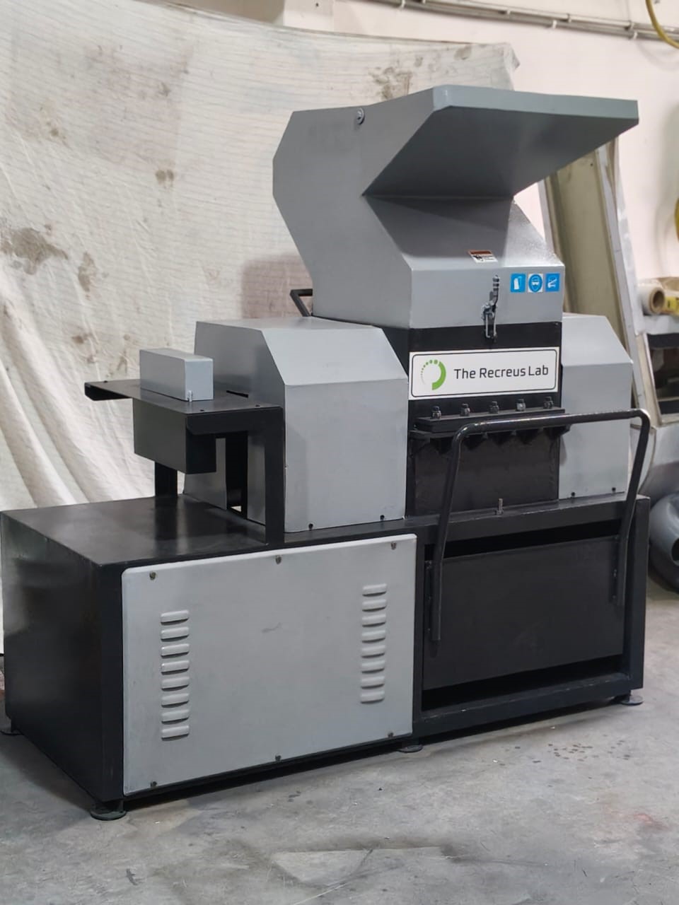 Plastic Grinder Machine IN18