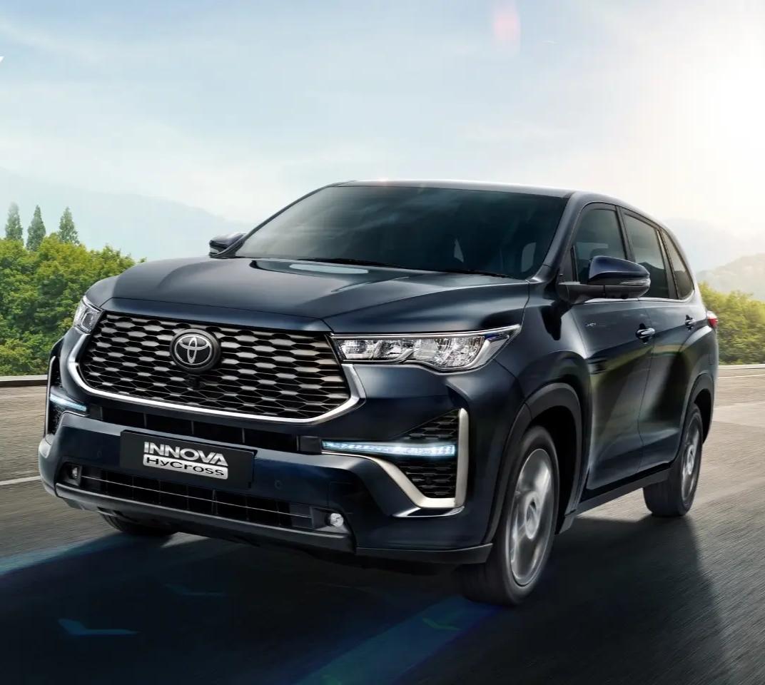 Toyota Innova HyCros