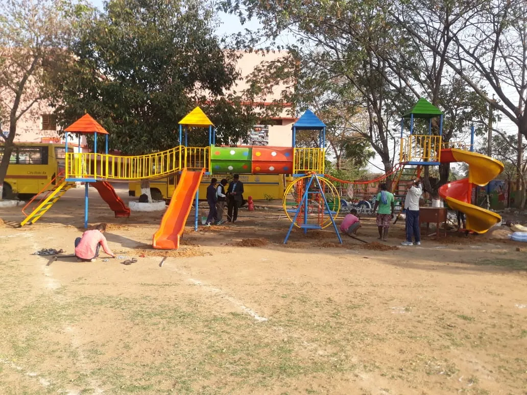 We are manufacturing Multiplay station in Kolkata....