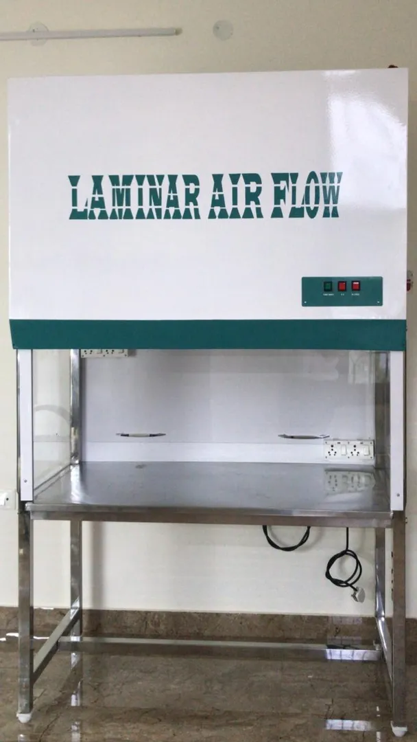 Vertical Laminar Air flow Table.
Size : 4feet× 2fe...