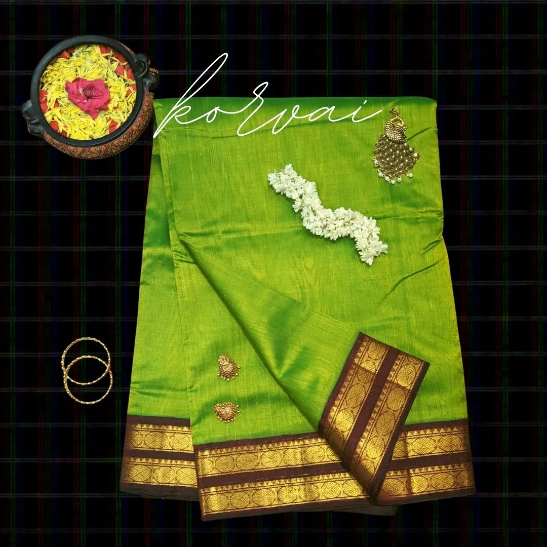Handwoven with zari along the border & pallu , sho...