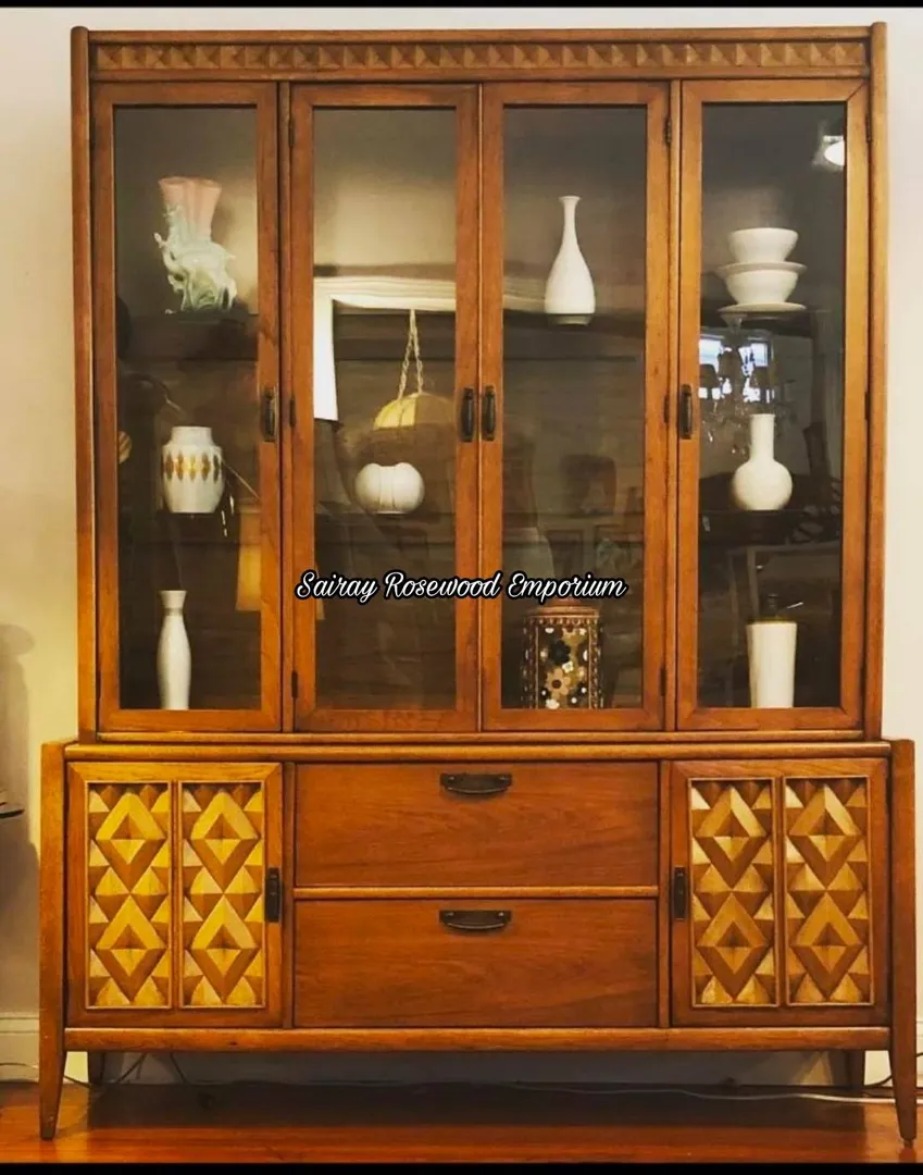 Teakwood showcase
Depth 18"
Width 60"
Height 7 f...