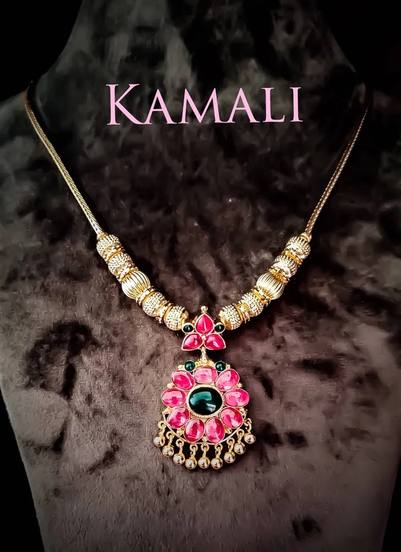 Varikkai Necklace with Red and Green Kempu stones....