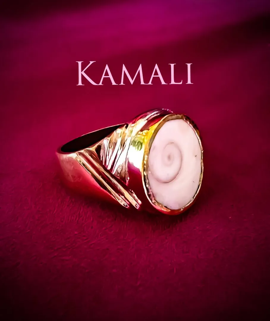 Gomathi Chakkram Ring
Hand crafted Traditional Im...