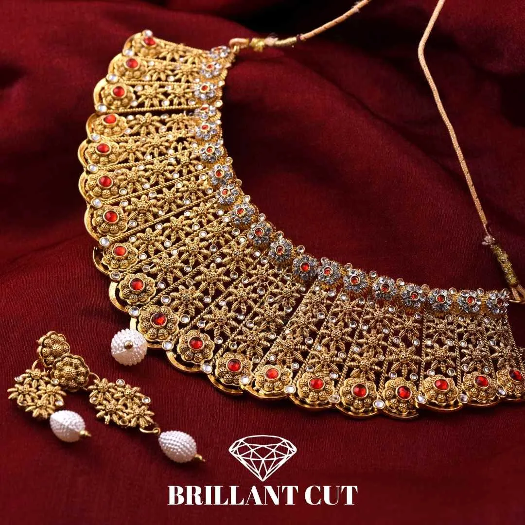 Gold Jewellery needn't be boring!
Get today's fash...