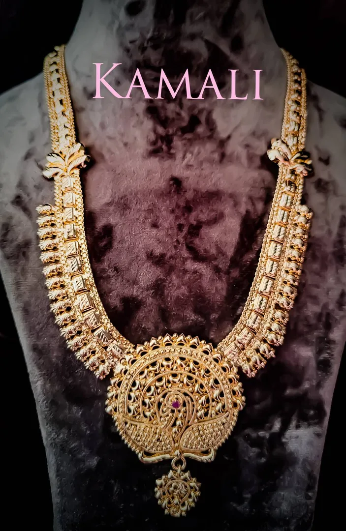 Impon Haram
Plain Haram
Hand Crafted Traditional...