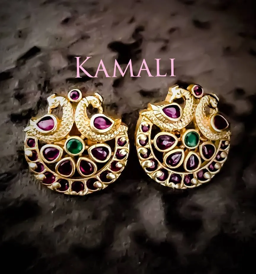Antique Stud
Oxidised Gold Plated Antique Jewelle...