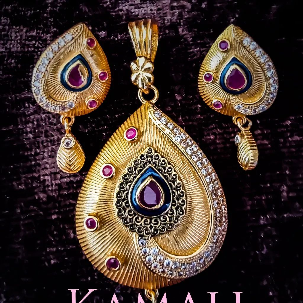 Antique Pendant Set
Kamali Radiance Collections
...
