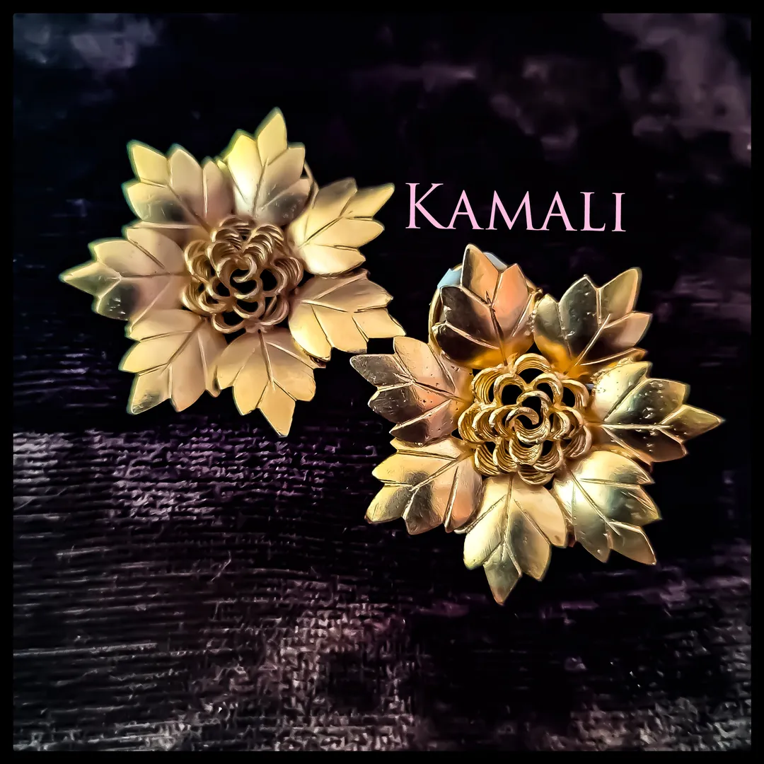 Autumn Leaf Stud
Kamali - Radiance Collections
E...